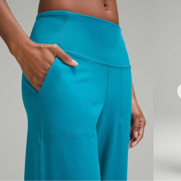 Lululemon Align High-Rise Wide-Leg Pant 31"
Hawaiian Blue size 8 - Picture 5 of 9